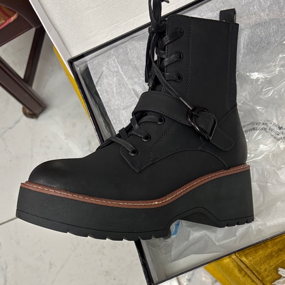 Stylish Black Lace-Up Women's Boots - Picture 7 of 11